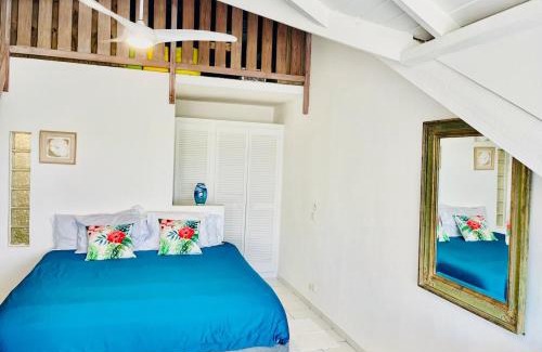 Nettle Bay Apartamento | Cozy Waterfront Two-Level Condo with 2 Bathrooms ,Pool, AC
