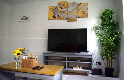 Watford Casa | Cozy Watford Home W/ PARKING - Perfect for Harry Potter World + Warner Bros