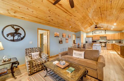 Waverly Casa | Cozy Waverly Cabin with Fireplace and Deck!