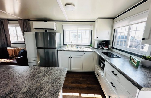 Pecos Apartamento | Cozy, Welcoming 2 Bedroom BoxHouse in Pecos: Queen Bed, and Full Bed