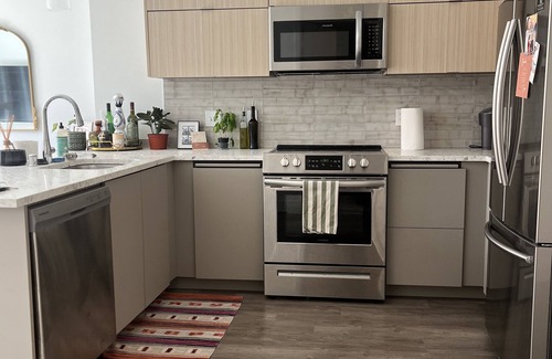 Pico-Union Apartamento | Cozy, well- lit, 1 BR/ 1 BA, 5 mins from DTLA!