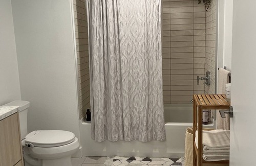 Pico-Union Apartamento | Cozy, well- lit, 1 BR/ 1 BA, 5 mins from DTLA!