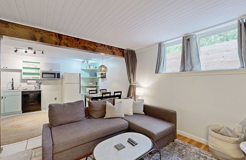 West Ashley Casa | Cozy West Ashley Apartment- Close to shopping and Downtown Charleston