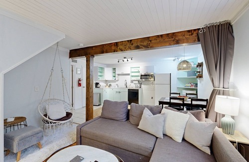 West Ashley Casa | Cozy West Ashley Apartment- Close to shopping and Downtown Charleston