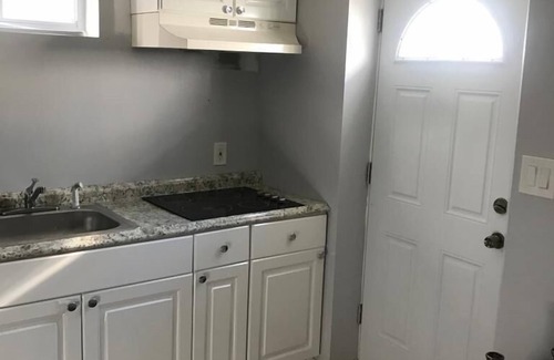 Wheatley Heights Apartamento | Cozy Wheatley Heights Getaway, close to the LIRR station