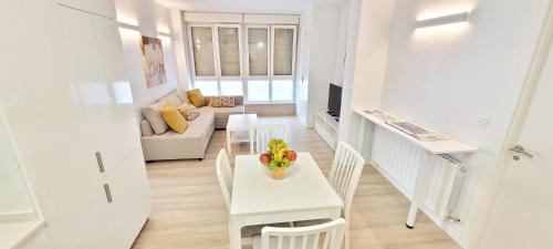 Algorta Apartamento | Cozy White Home in Getxo