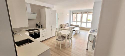 Algorta Apartamento | Cozy White Home in Getxo