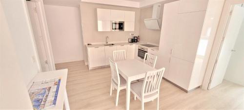 Algorta Apartamento | Cozy White Home in Getxo