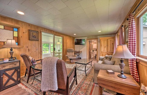 Lisbon Casa | Cozy White Mountains Getaway with Wood Fire Pit