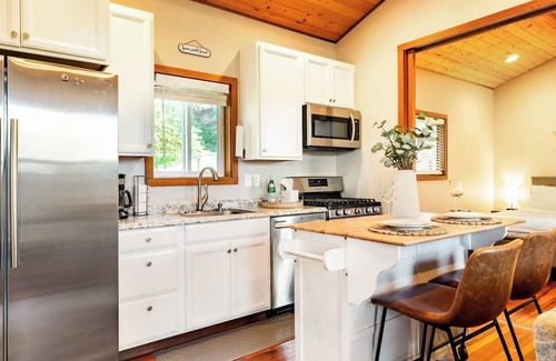 Sherwood - Tualatin South Cabina | Cozy Willamette Valley Cabin With Modern Comforts