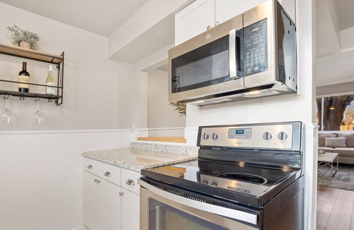 Windsor Condominio | Cozy Windsor Condo!