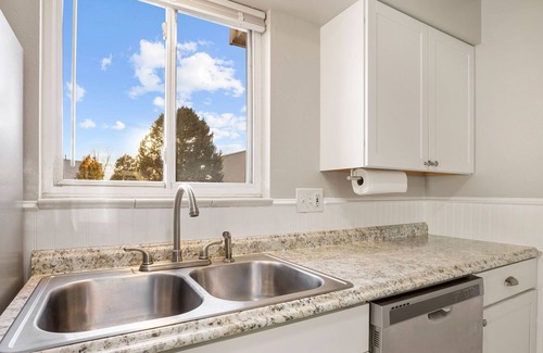 Windsor Condominio | Cozy Windsor Condo!