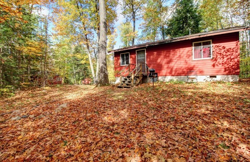 Lac du Flambeau Cabina | Cozy, Wisconsin Northwoods Cabin that is Family & Pet Friendly!