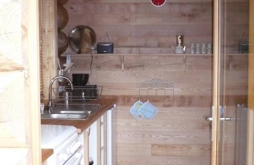 Saint-Martin-la-Sauvete Cabaña | Acogedor chalet de madera con estufa y internet en Saint-Martin-la-Sauveté