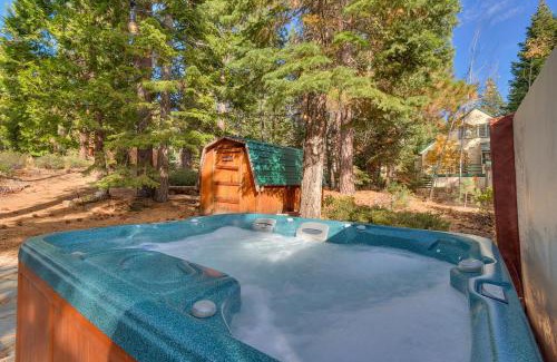 Tahoe City Casa | Cozy Wood Cabin- Updated- Hot Tub- Fireplace- Backs to Forest
