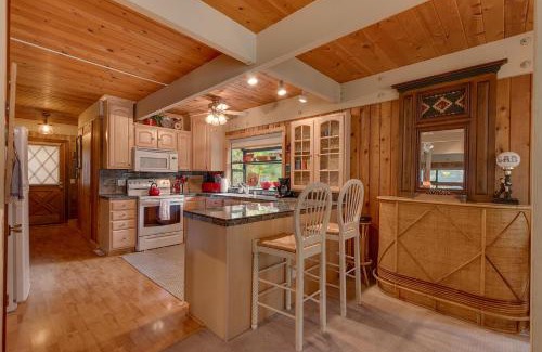 Tahoe City Casa | Cozy Wood Cabin- Updated- Hot Tub- Fireplace- Backs to Forest