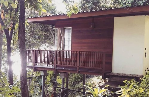 Baan Tai Cabaña | Acogedor bungalow de madera con cama doble