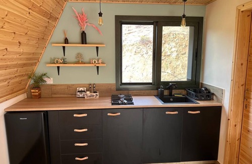 Arakapas Casa | Cozy Wooden House with Kids' Playground!