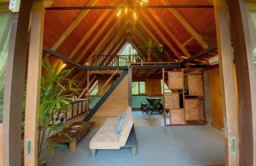 Kuta Chalet De Esquí | Cozy Wooden House with Attic