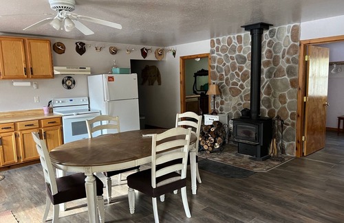 Fremont Cabina | Cozy Woodland Cabin Retreat in Fremont, WI