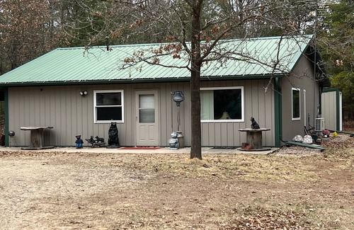 Fremont Cabina | Cozy Woodland Cabin Retreat in Fremont, WI