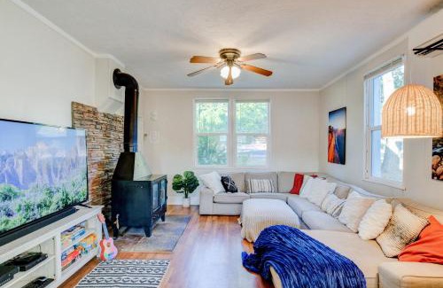 La Verkin Casa | Cozy Zion farmhouse, cool or hot swim spa, fireplace & firepit