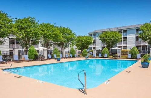 Raleigh Apartamento | Cozy1 Bedroom near RDU Pool and Gym on site!