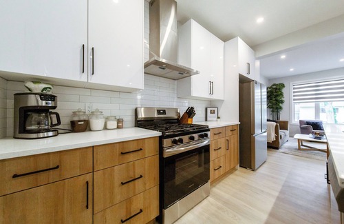 Jasper Place Casa | Cozy4bedroomsEntireHouseFreewifiparkingKINGbeds