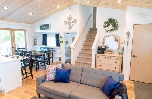 Post Falls Casa | CozyRoweHome - Only 30 minutes to SILVERWOOD THEME PARK!
