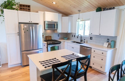 Post Falls Casa | CozyRoweHome - Only 30 minutes to SILVERWOOD THEME PARK!