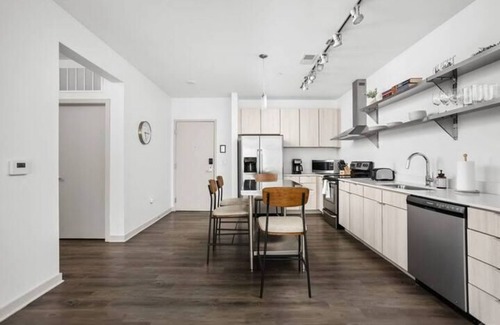 Downtown Indianapolis Apartamento | Cozysuites 2BR Bottleworks Indianapolis 3