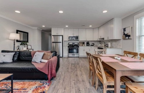 Potomac West Casa | CozySuites 3BR/3BA Charming Colonial Home