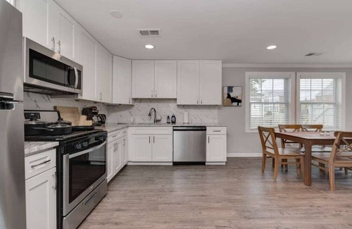 Potomac West Casa | CozySuites 3BR/3BA Charming Colonial Home