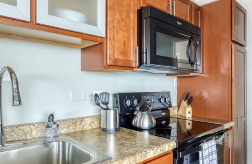 Old Louisville Apartamento | Cozysuites 800 Tower 1BR w sky Pool gym 10