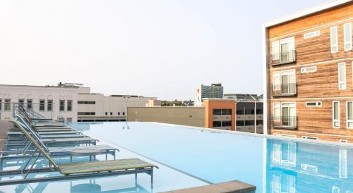 Downtown Indianapolis Apartamento | CozySuites l 2BR Loft, Monument Circle, Indy