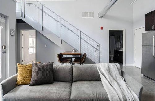 Downtown Indianapolis Apartamento | CozySuites l 2BR Loft, Monument Circle, Indy
