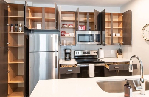 Central Business District Apartamento | Cozysuites l Dream 1BR in Downtown Cincinnati