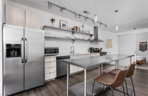 Downtown Indianapolis Apartamento | Cozysuites l Dream 1BR Bottleworks Indy 6