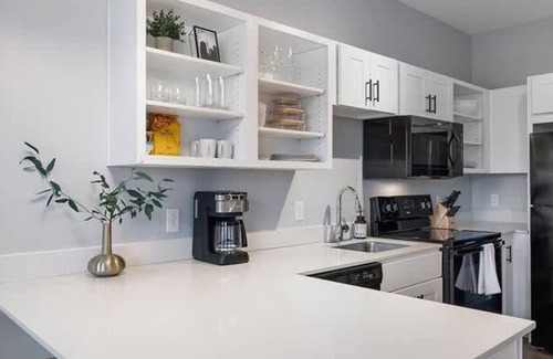 Lower Lawrenceville Apartamento | Cozysuites Lavish SDO Lawrenceville