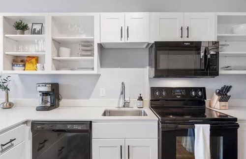 Lower Lawrenceville Apartamento | Cozysuites Lavish SDO Lawrenceville