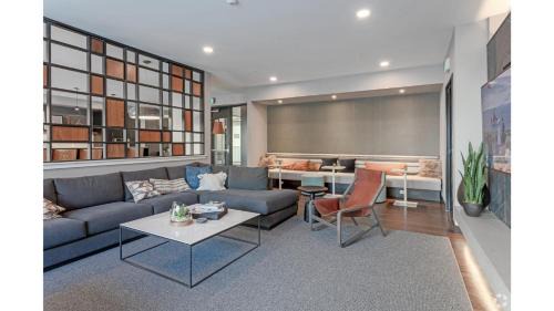 Downtown Minneapolis Apartamento | CozySuites Marquee