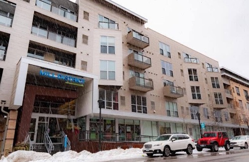 Mill District Apartamento | Cozysuites Mill District Pool gym 02