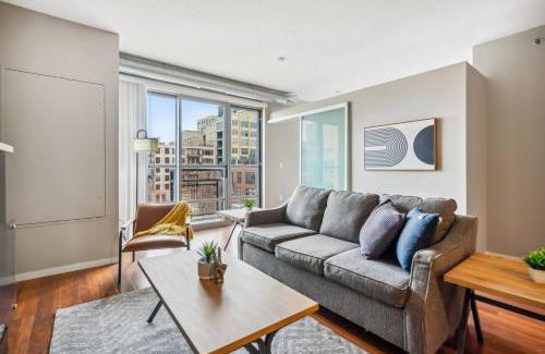 Mill District Apartamento | CozySuites Mill District with pool, gym # 09
