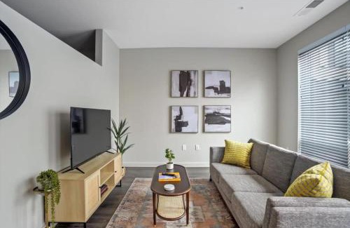 Lower Lawrenceville Apartamento | CozySuites Modern 1BR, Lawrenceville