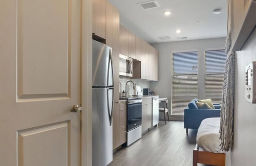 Lower Lawrenceville Apartamento | Cozysuites Modern SDO Lawrenceville