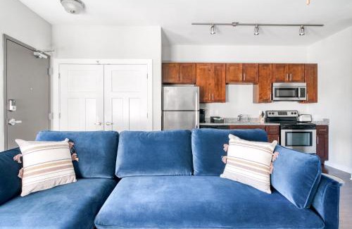 Music Row Apartamento | CozySuites Music Row Bold 1BR w free parking
