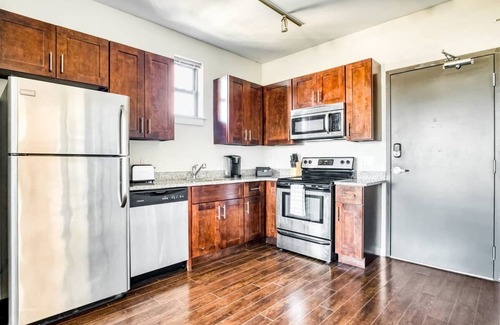 Music Row Apartamento | Cozysuites Music Row Spacious 2BR w Free Parking46
