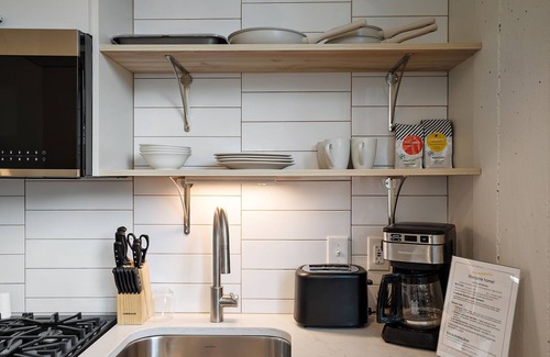 Warehouse District Apartamento | CozySuites NLG - Modern 1BR condo #32
