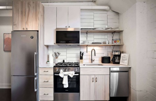 Warehouse District Apartamento | CozySuites NLG - Modern 1BR condo #32