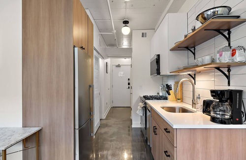 Warehouse District Apartamento | CozySuites NLG - Modern studio condo #19